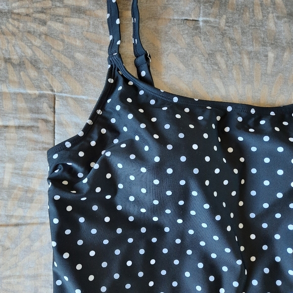 Basic Editions NWT swim top size 14 - Picture 4 of 14